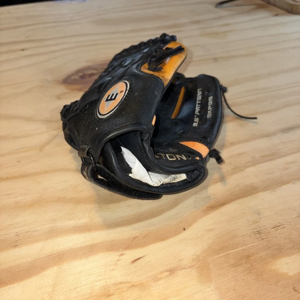 Easton 9.5 Inch Pattern‎ EKP95 Z Flex Baseball Glove Youth RHT